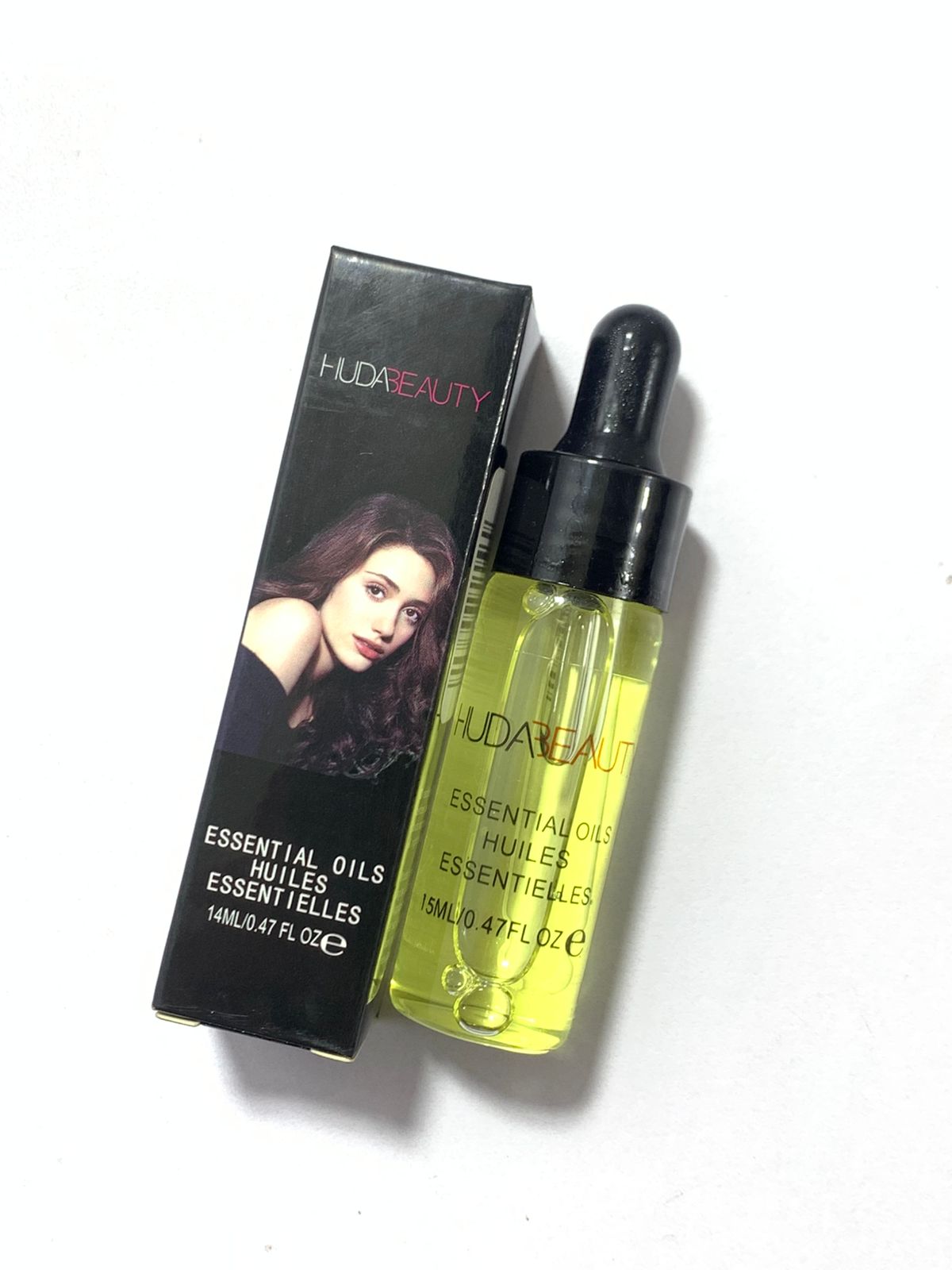 ESSENTIAL OIL BY HUDA BEAUTY