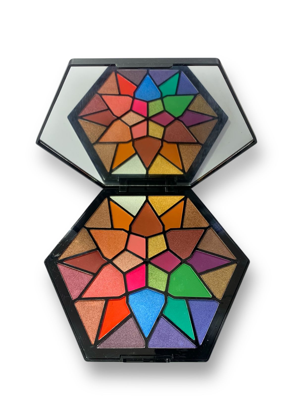 EYESHADOW PALETTE BY REVOLUTION